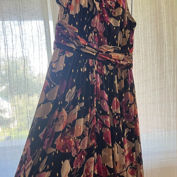 Laura (Petite) Dress - Picture 4 of 6